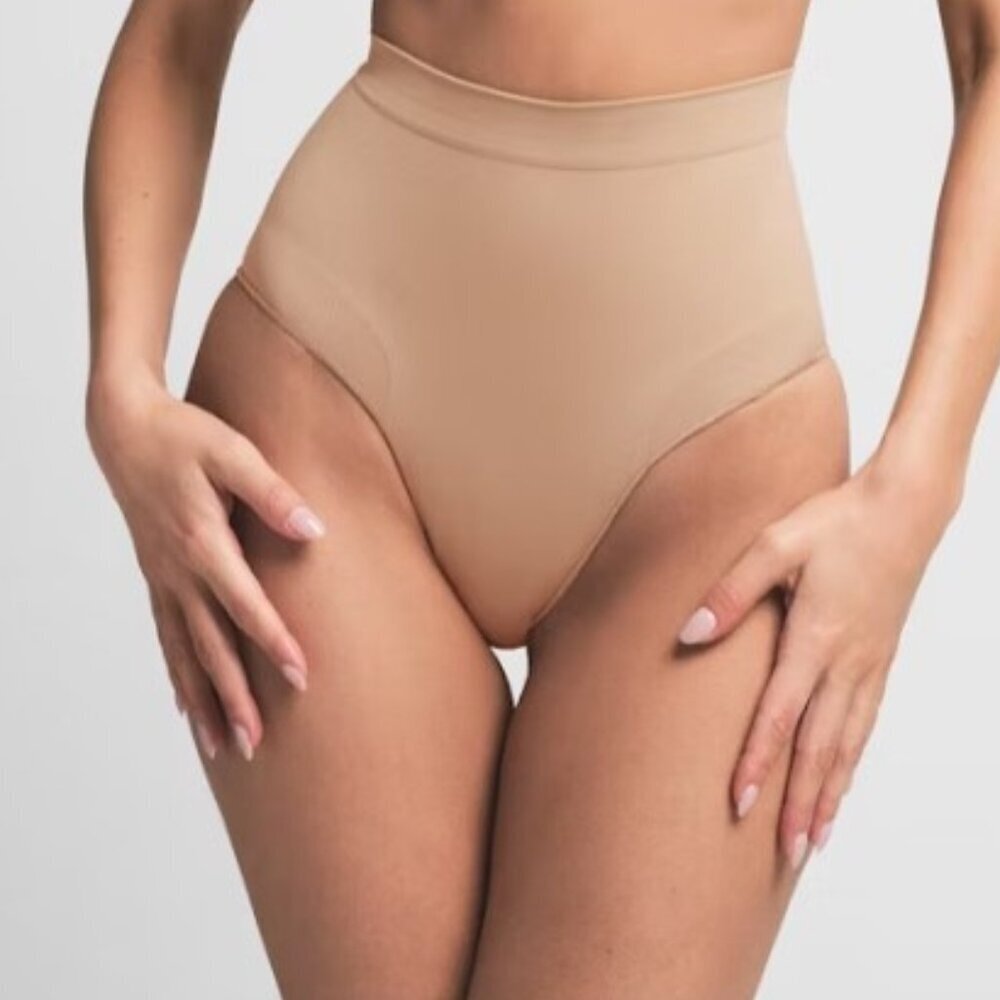 SKIMS Seamless Sculpt High-Waisted Brief | Clay | XXS flawed